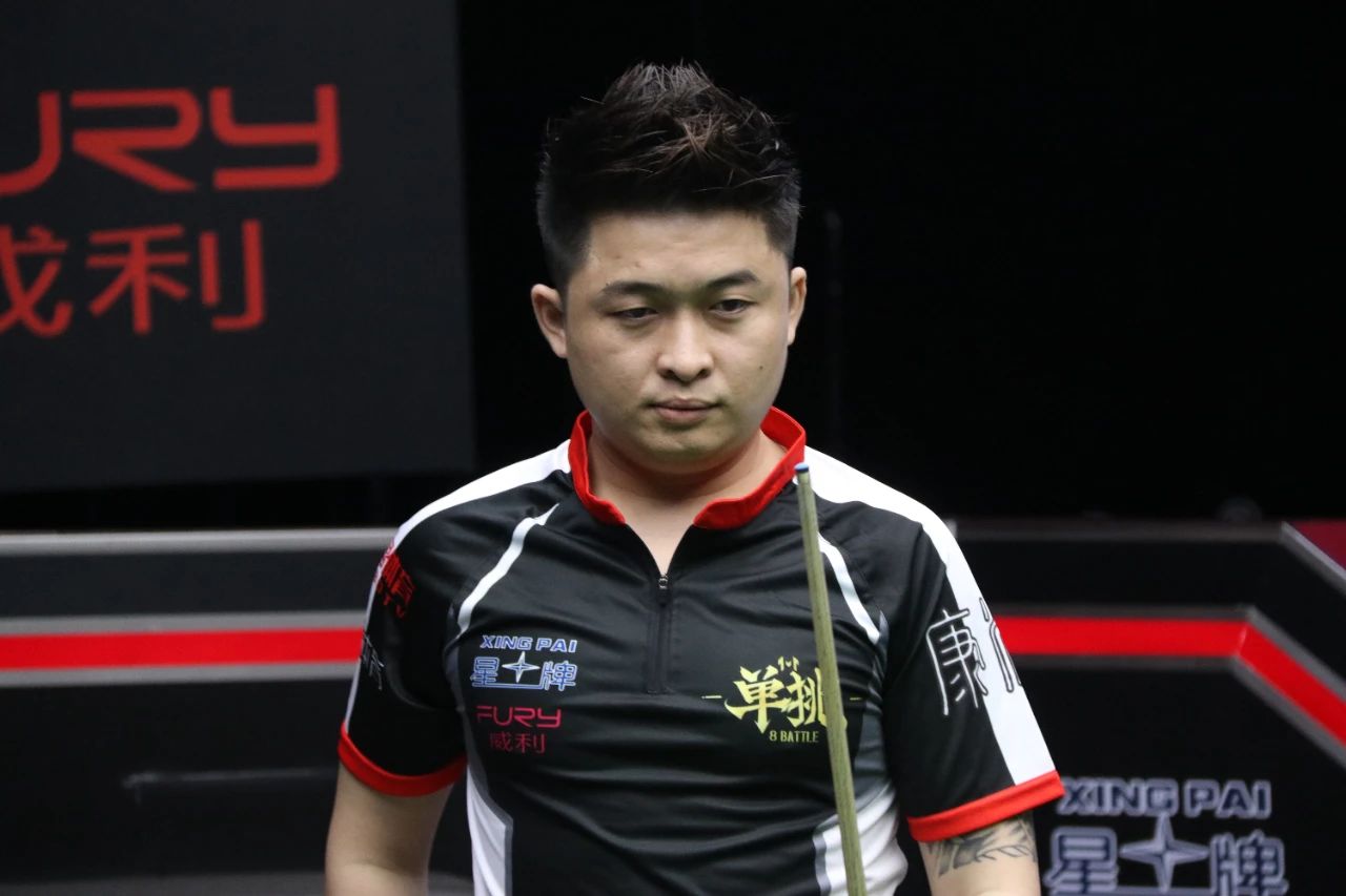 她多次在采 她多次在采